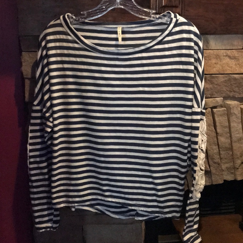M i a m i Navy Stripe super cute shirt.
